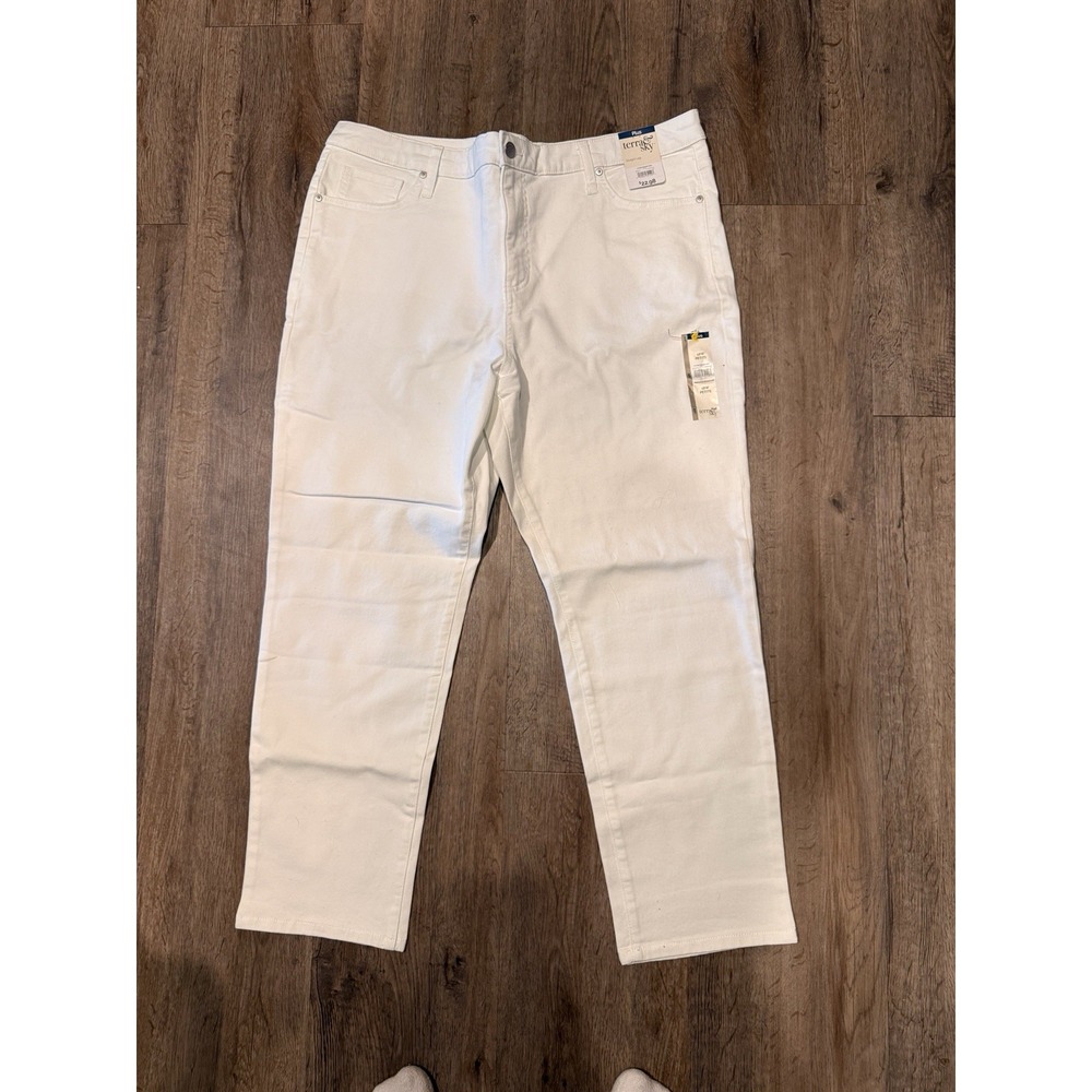 Terra & Sky Women's 18W (38X28) Petite Straight Leg White Denim Jeans NWT!